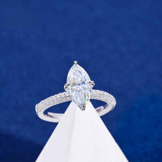 Étoile Marquise VVS Engagement Ring Gold