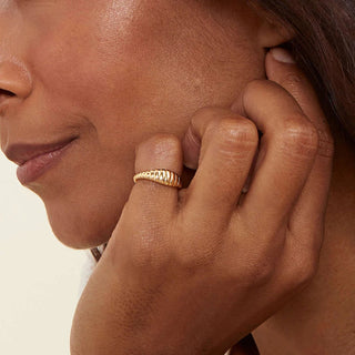 L’Anneau Sculpté Ring