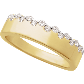 L’Allure Élégante Diamond Pavé Band Ring