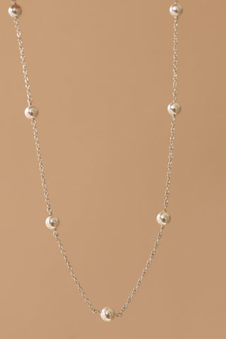 DX - SILVER PEARL STATION NECKLACE