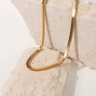 ROSAIRE SNAKE NECKLACE