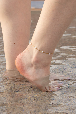 Evelynn Anklet in Freshwater Pearl