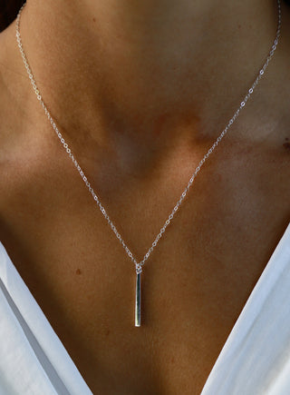 DX - PETITE BAR NECKLACE