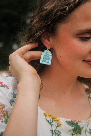 Elizabeth Dangle in Mint