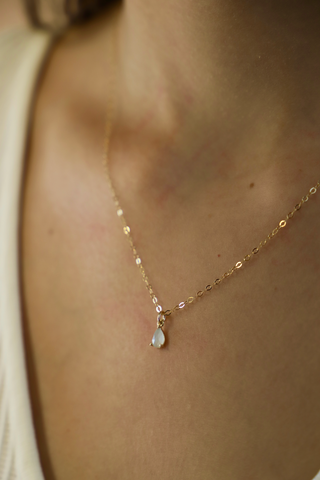GINNY TEARDROP NECKLACE