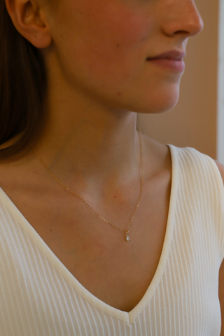 GINNY TEARDROP NECKLACE