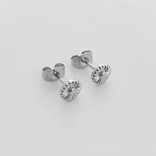 Daisy Studs