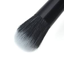 Precision Beauty Stippling Brush